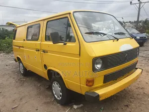 Volkswagen Transporter 1996 Yellow