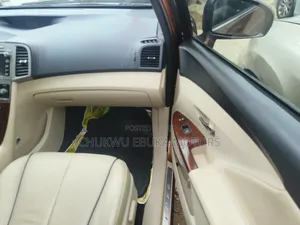 Toyota Venza V6 AWD 2010 Brown