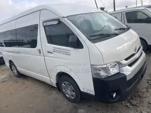 Toyota HiAce 2018 White