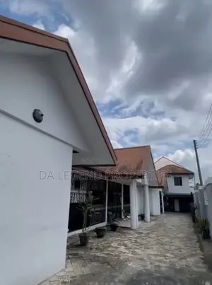 Photo - 6bdrm Bungalow in Port-Harcourt for sale