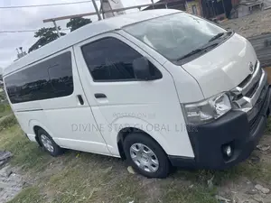 Toyota HiAce 2013 White