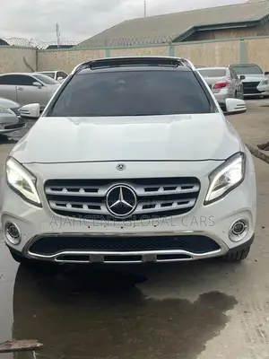Mercedes-Benz GLA-Class 2019 White