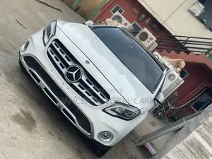 Mercedes-Benz GLA-Class 2019 White