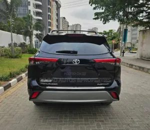Toyota Highlander Platinum 2022 Black