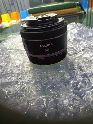 Canon RF 50mm 1.8