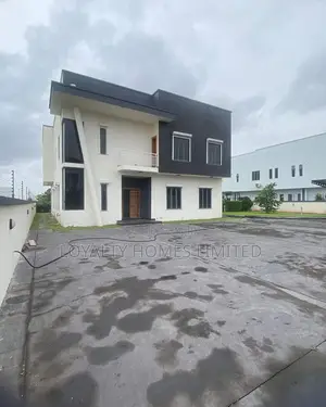 6bdrm Duplex in Pinnock Beach, Lekki for sale