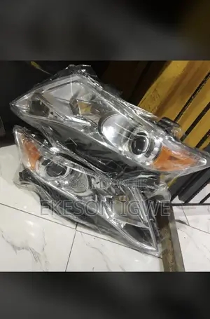 Headlight Toyota Venza 2009-2014