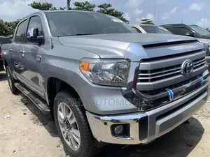 Toyota Tundra 2018 Silver