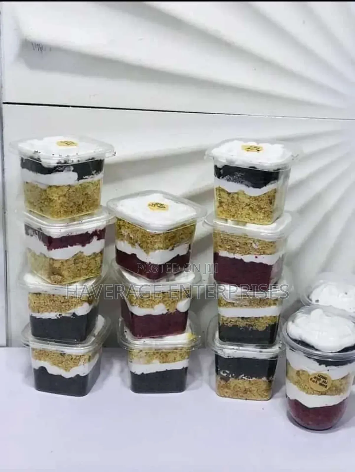 13oz Plastic Square Dessert Cups,With Lids 200pces