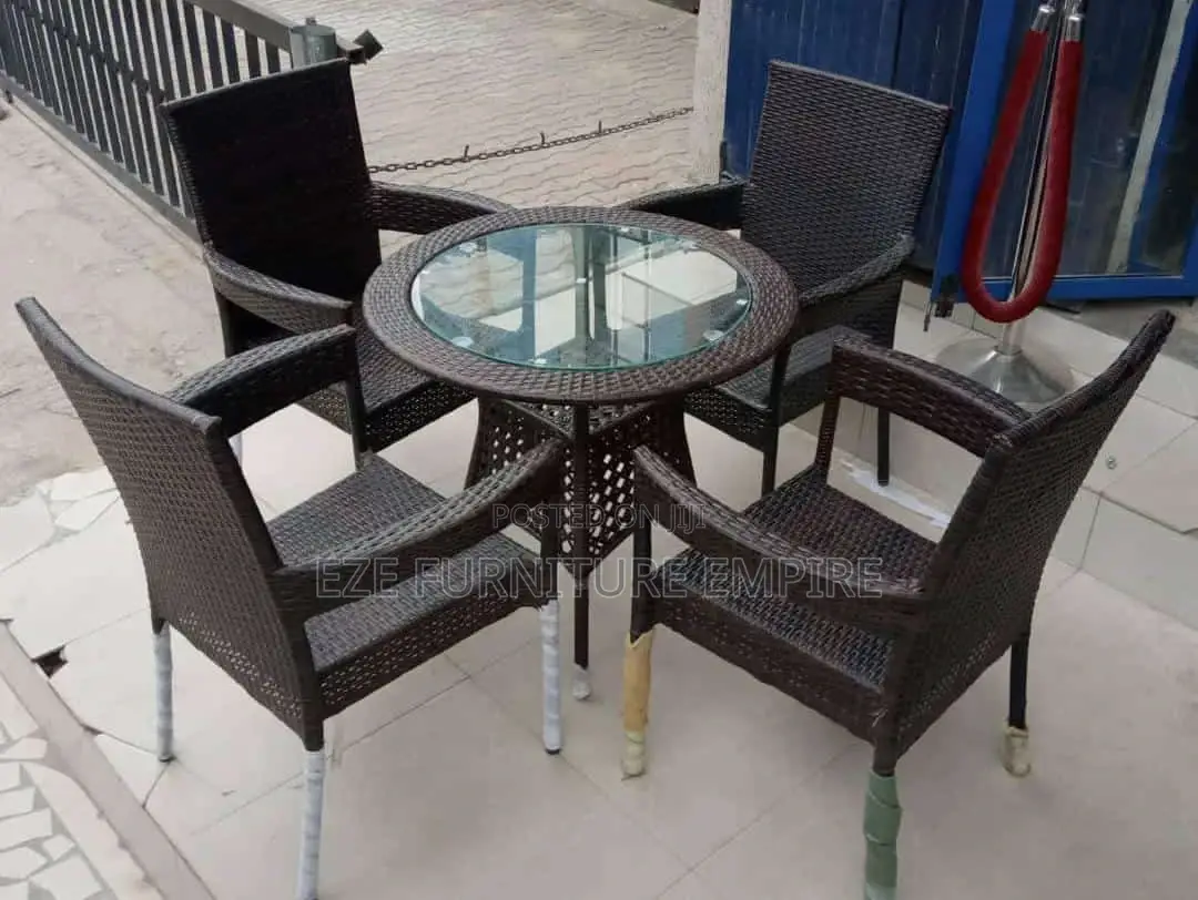4 Seaters Outdoor Dinning Set