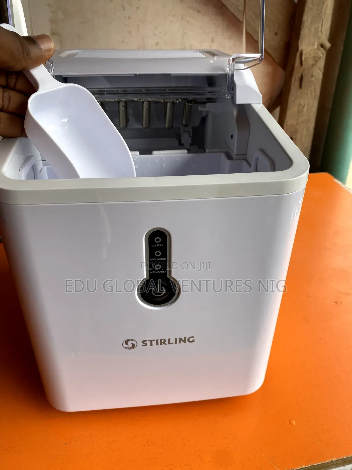 Stirling 1.5litres Ice Cube Machine. 9 Cubes Per Production.