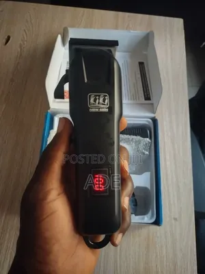 Kiki Rechargeable Clipper With Display