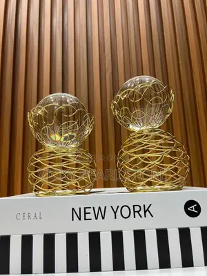 Goblet Crystal Stand