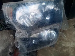 Toyota Tundra/Sequoia Headlights 2012 Sport