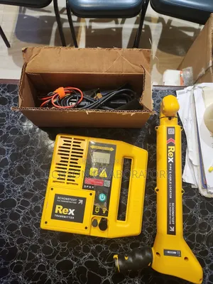 Pipe and Cable Locator With Transmitter