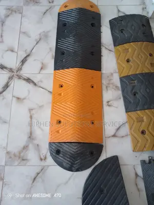 75mm Rubber Road Speed Bump Humper Per Half Metre