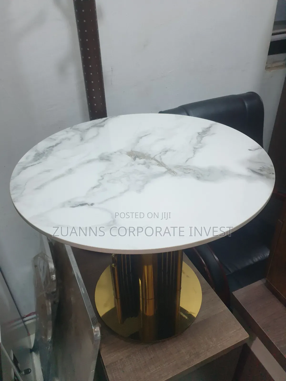 Classic Single Center Table