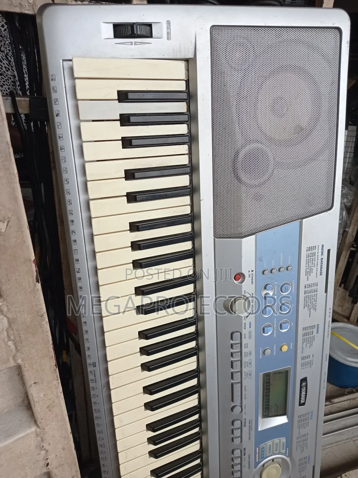 Yamaha Keyboard DGX 200