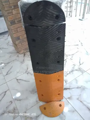 Rubber Speed Hump - Yellow End Cap
