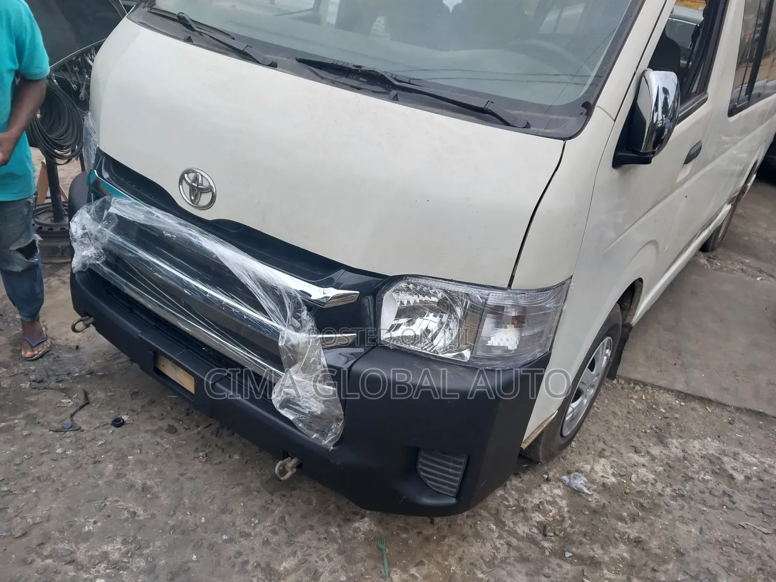 Upgrade Your Toyota Hiace From 2008 Model to 2014 Model