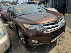 Toyota Venza V6 AWD 2010 Burgundy