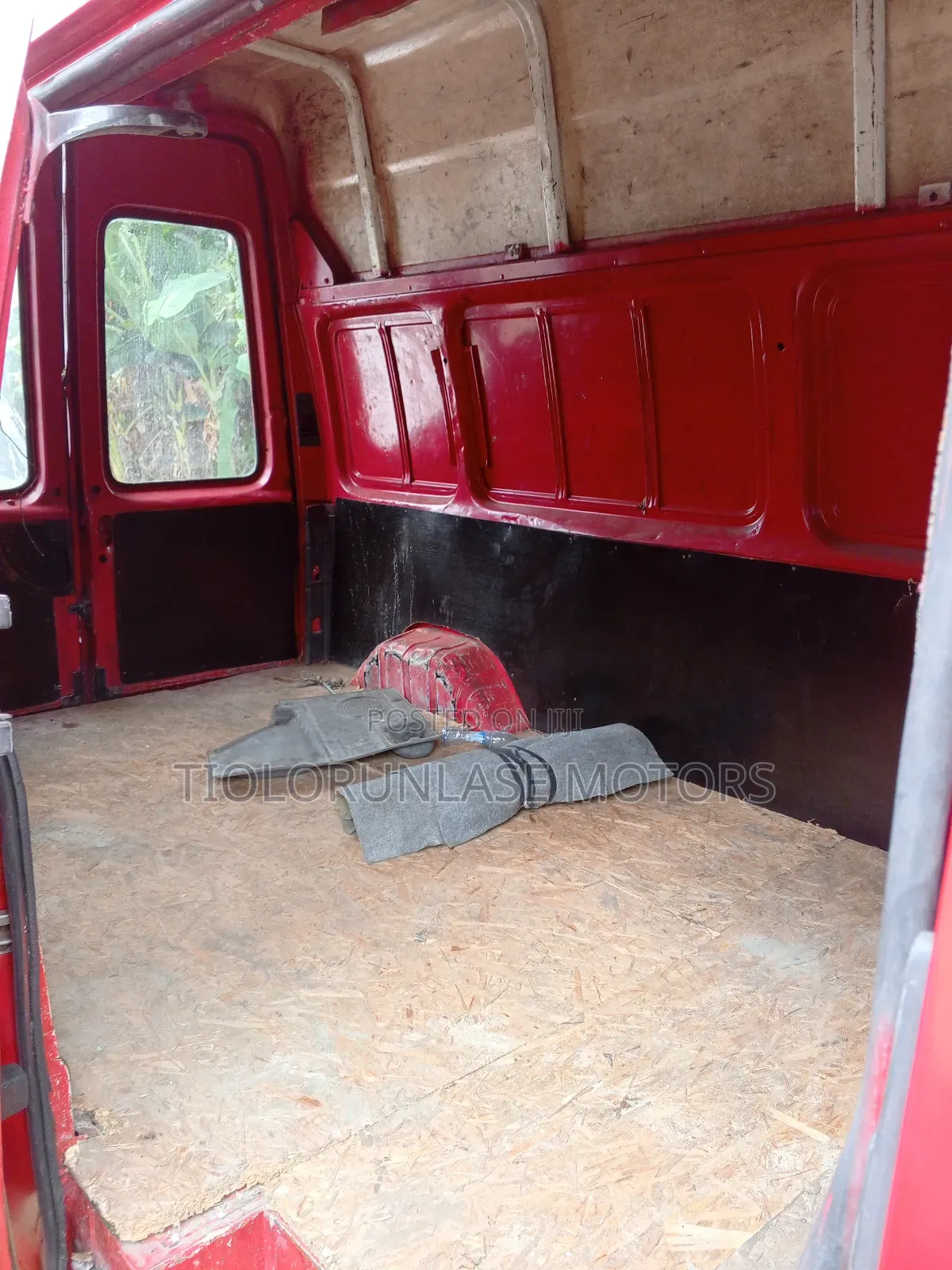Ford Transit 2005 Red