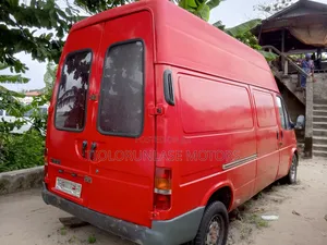 Ford Transit 2005 Red