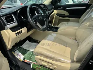 Toyota Highlander XLE V6 4x2 (3.5L 6cyl 6A) 2016 Black