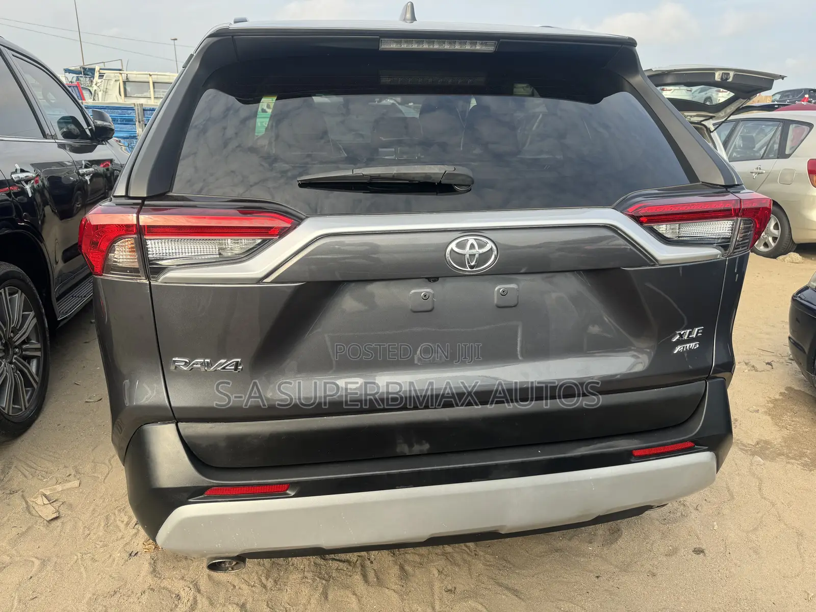 Toyota RAV4 XLE AWD 2020 Gray