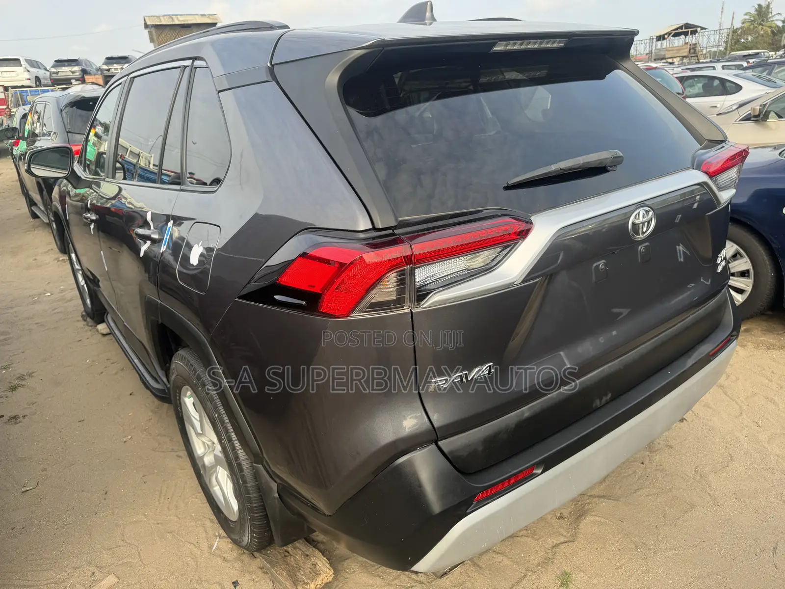 Toyota RAV4 XLE AWD 2020 Gray