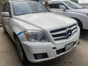 Mercedes-Benz GLK-Class 350 4MATIC 2012 White