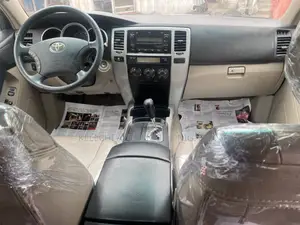Toyota 4-Runner SR5 2008 Gold