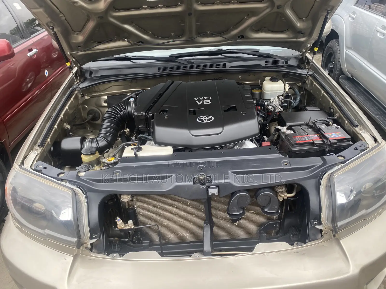 Toyota 4-Runner SR5 2008 Gold