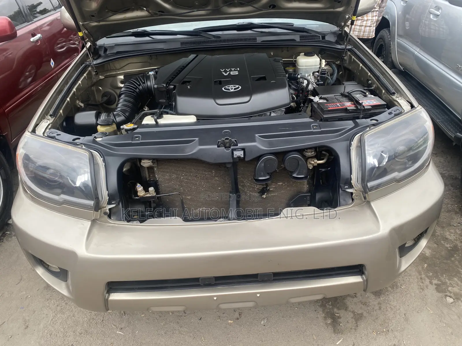 Toyota 4-Runner SR5 2008 Gold