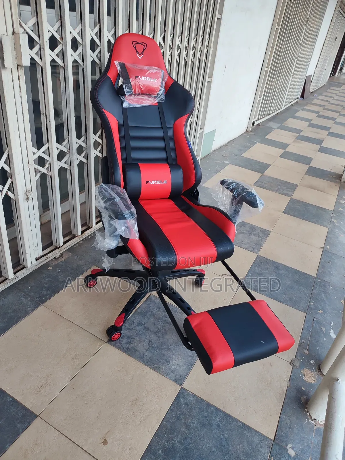 Furgle Gaming Chair With Footrest