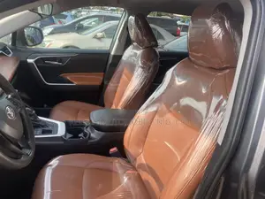 Toyota RAV4 XLE AWD 2020 Gray