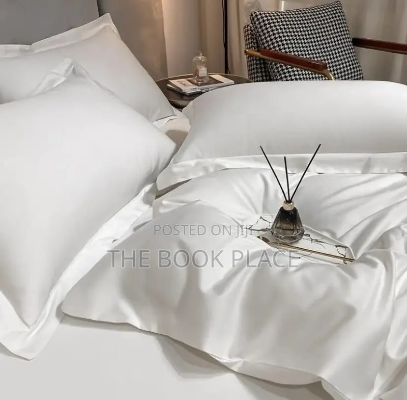 White Silk Bedding Set With Duvet