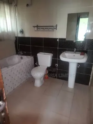 3bdrm Block of Flats in Ikeja Gra for rent