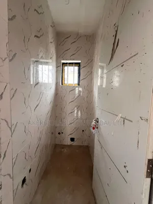 2bdrm Block of Flats in In An Estate for rent