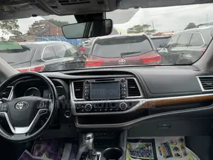 Toyota Highlander Limited Platinum 4x4 V6 (3.5L 6cyl 8A) 2017 Gray
