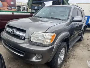 Toyota Sequoia 2006 Gray