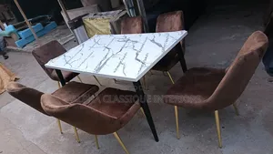 Unique Classique Dinning