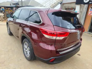 Toyota RAV4 2017 Red