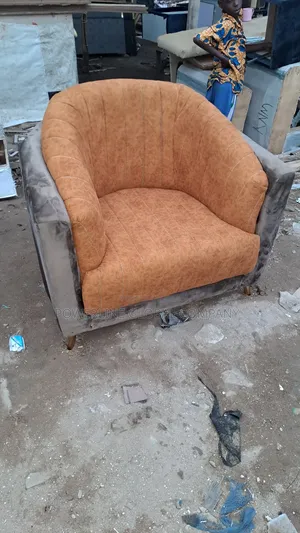 Single Seater Chair for Homes/ Hotels/ Lounges/ Guesthouses/ Offices