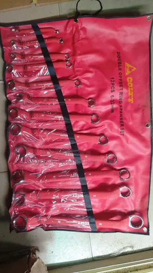 6 _ 32mm Ring and Ring Set of Insulated Spanner