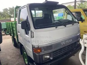 Toyota Dyna 100 Green