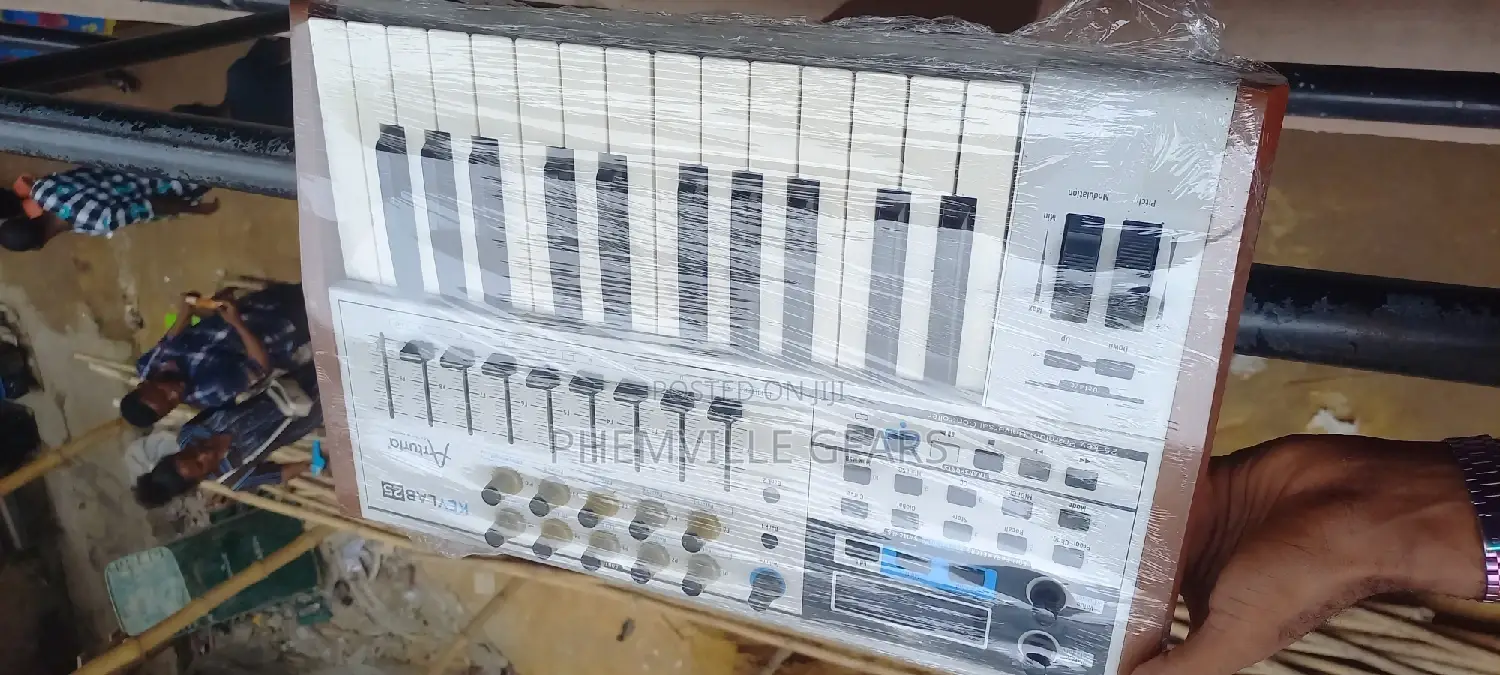 Arturia Keylab25 Uk Used Midi Keyboard