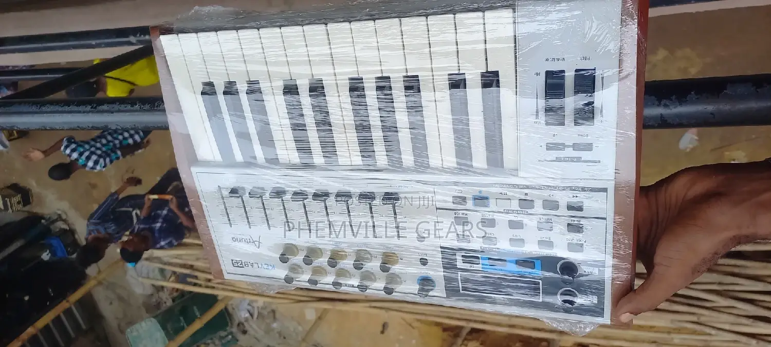 Arturia Keylab25 Uk Used Midi Keyboard