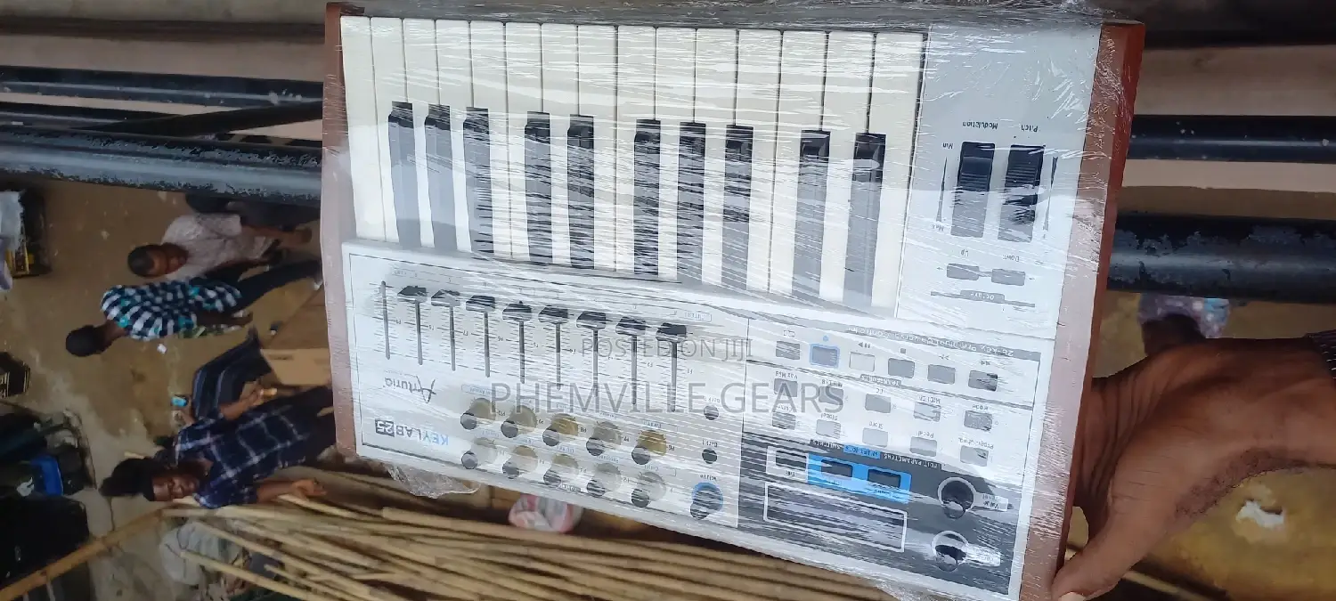 Arturia Keylab25 Uk Used Midi Keyboard