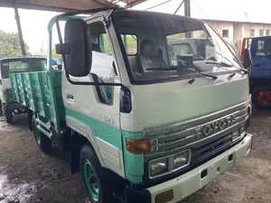 Toyota Dyna 200 Green